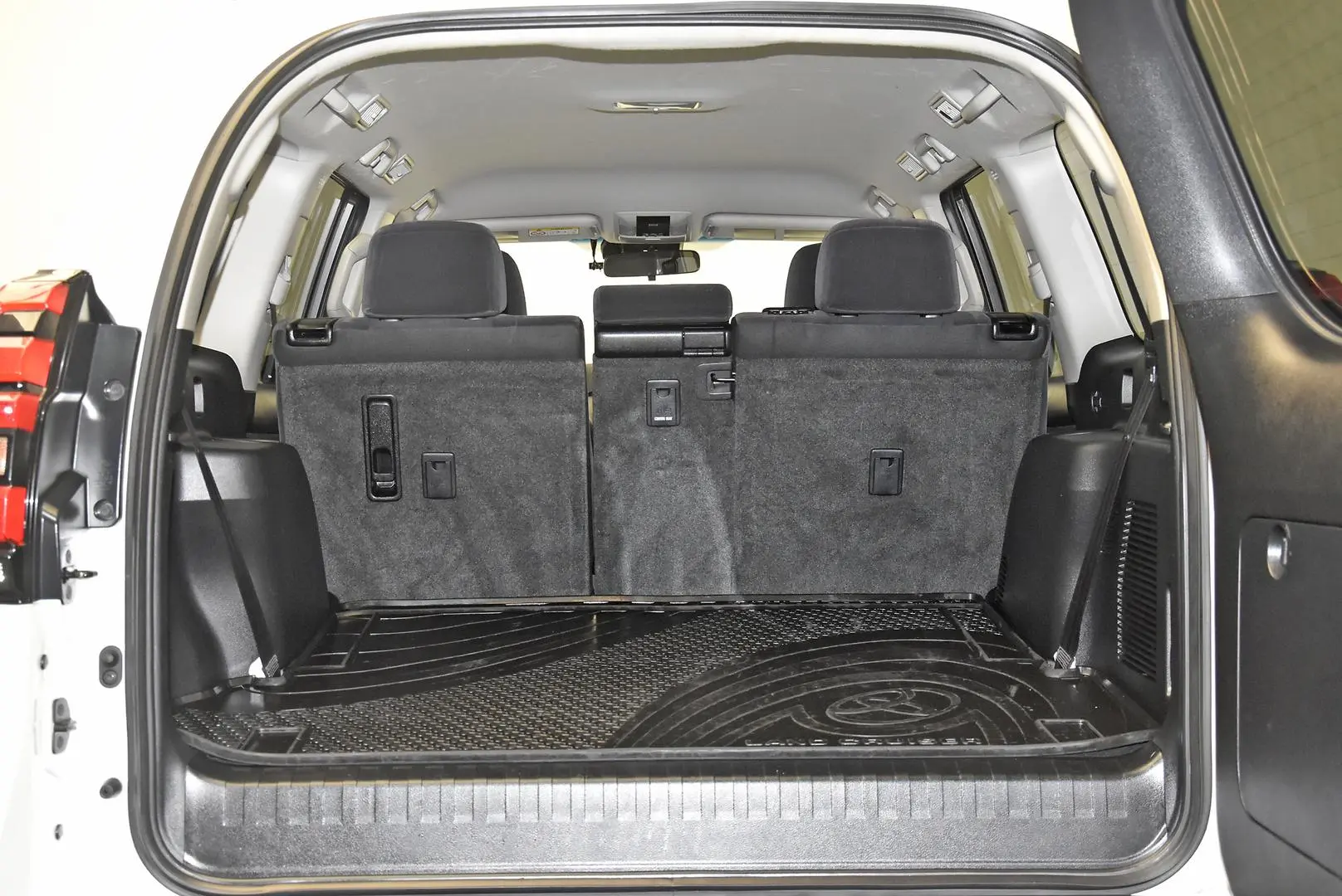 2020 Toyota Landcruiser Prado Gallery Image 19