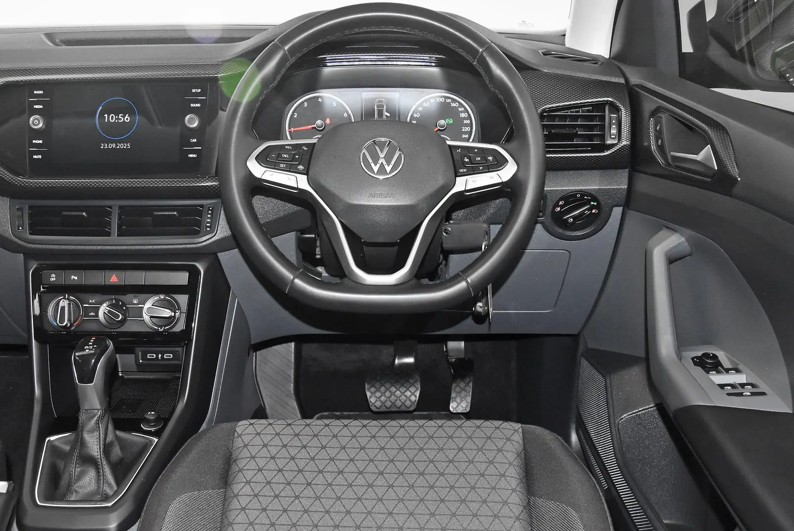 2021 Volkswagen T-Cross Gallery Image 13
