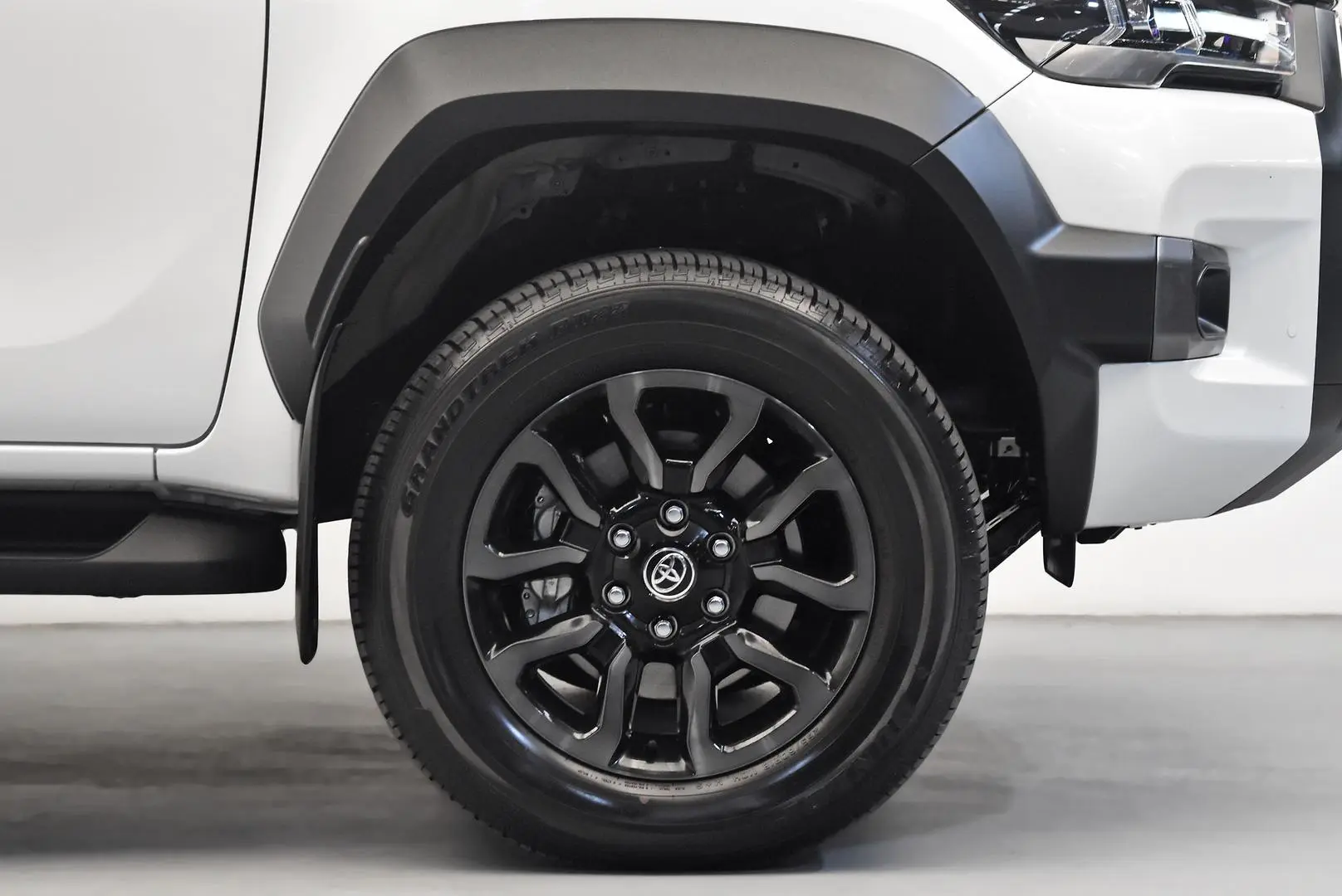 2025 Toyota Hilux Gallery Image 23