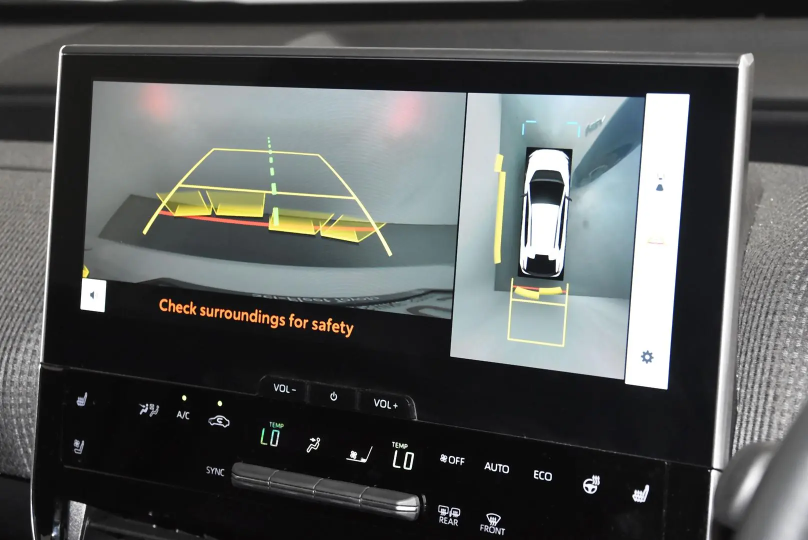 2024 Toyota bZ4X Gallery Image 13