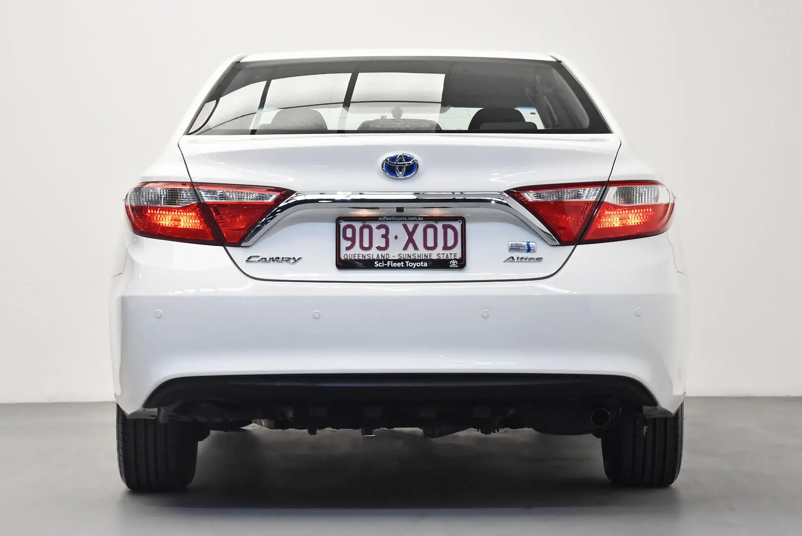 2017 Toyota Camry Gallery Image 6