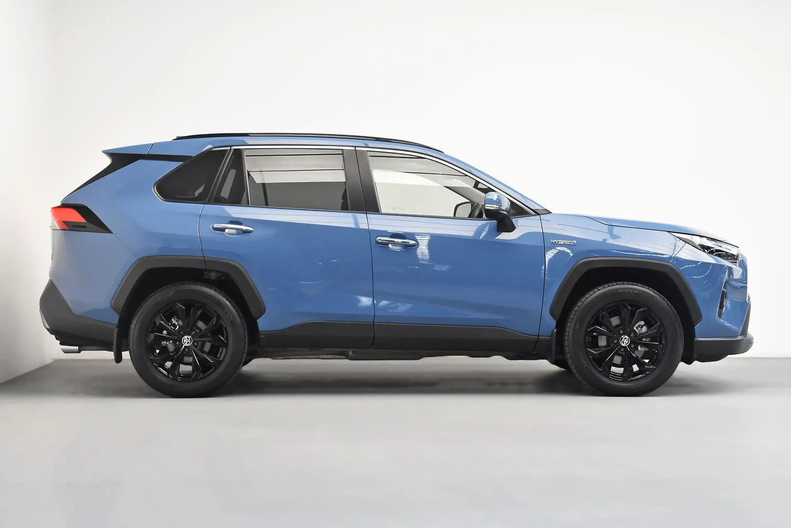 2023 Toyota RAV4 Gallery Image 3