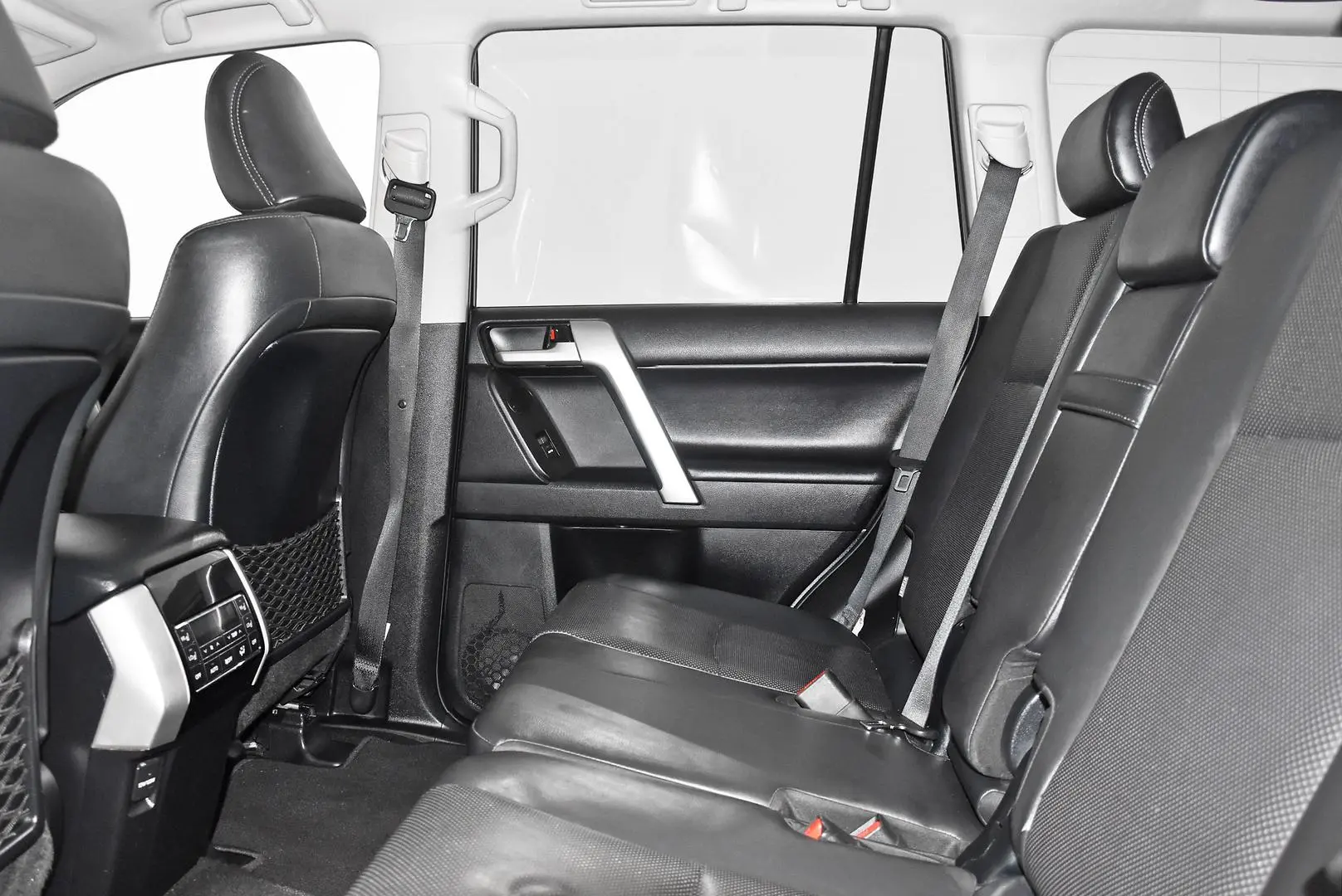 2020 Toyota Landcruiser Prado Gallery Image 18