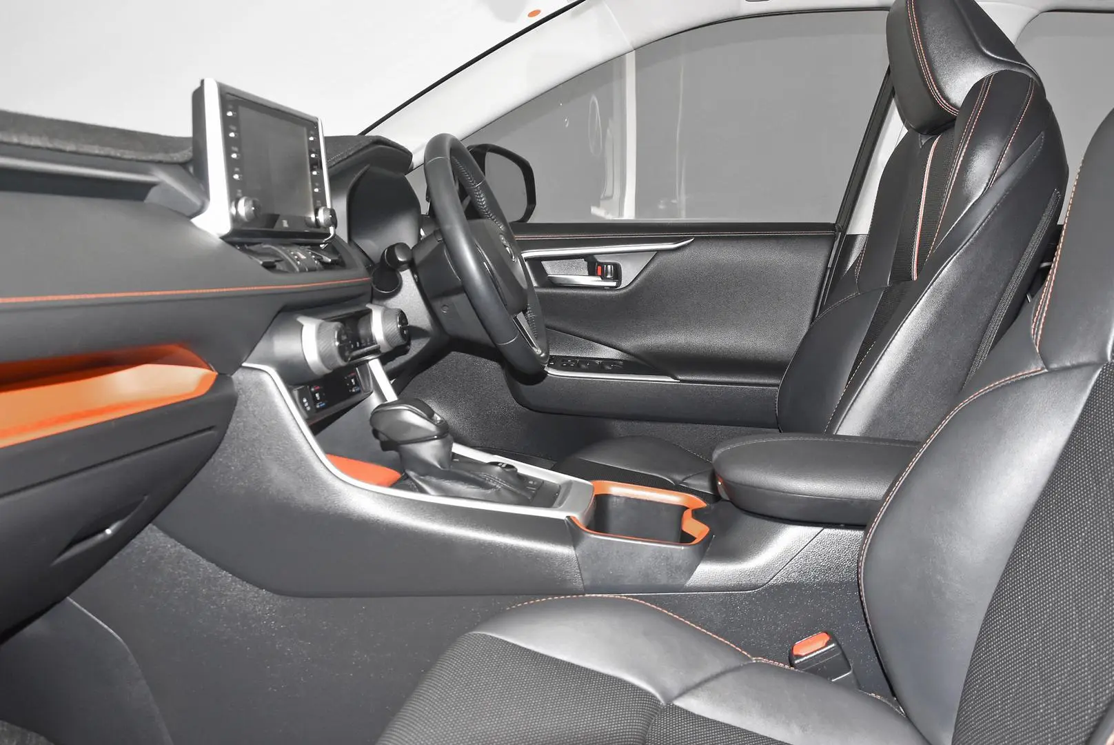 2022 Toyota RAV4 Gallery Image 18