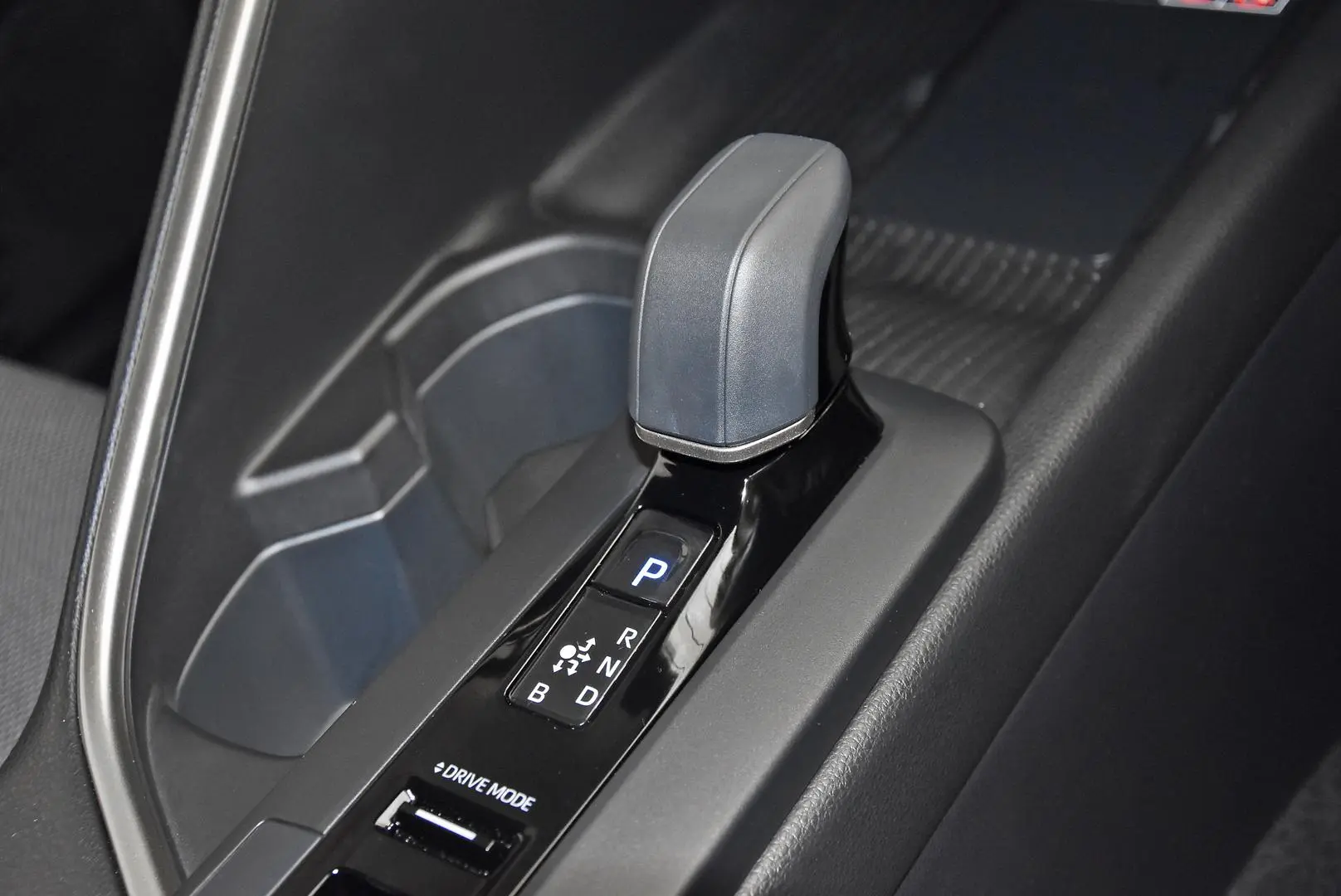 2023 Toyota C-HR Gallery Image 14