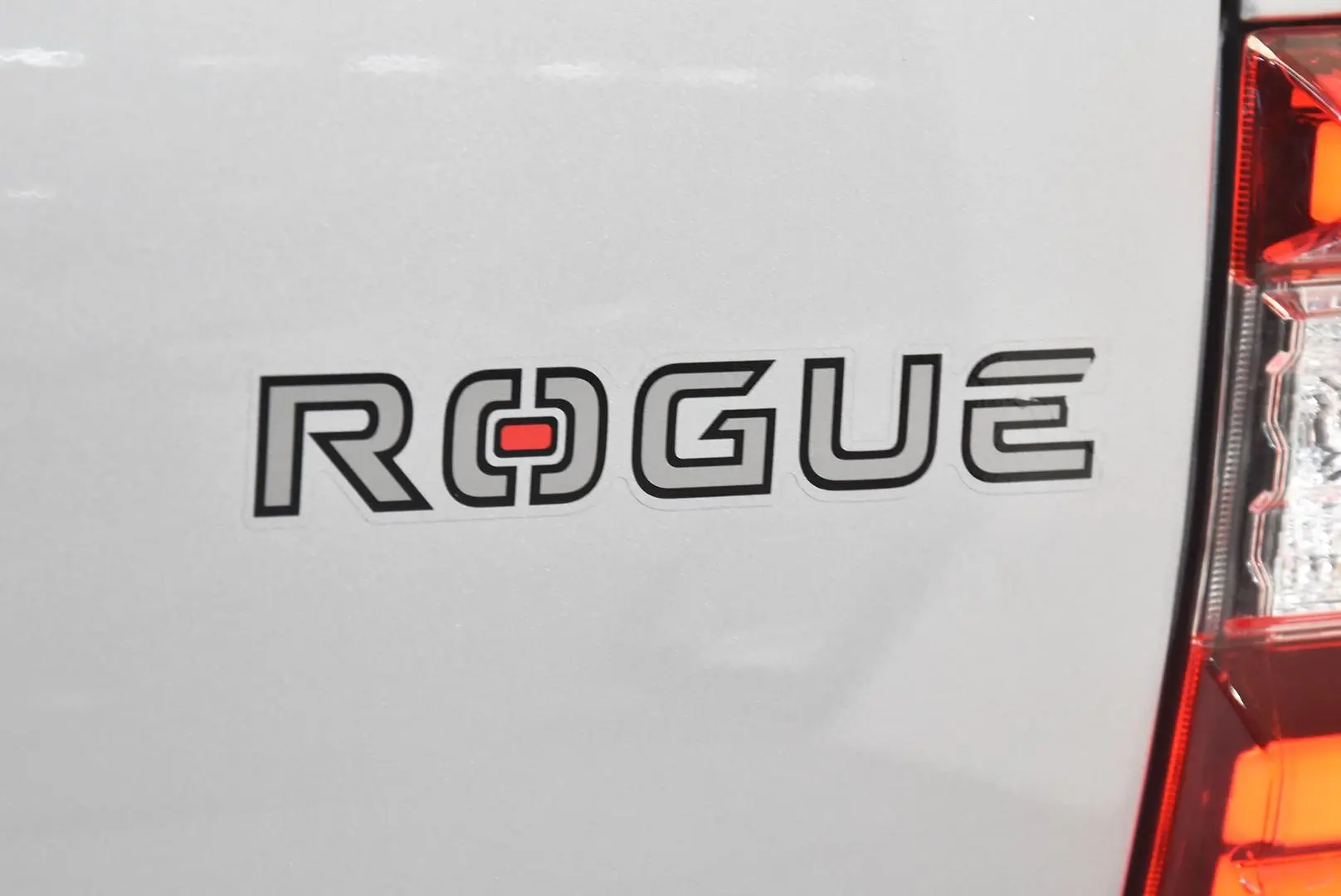 2022 Toyota Hilux Gallery Image 7