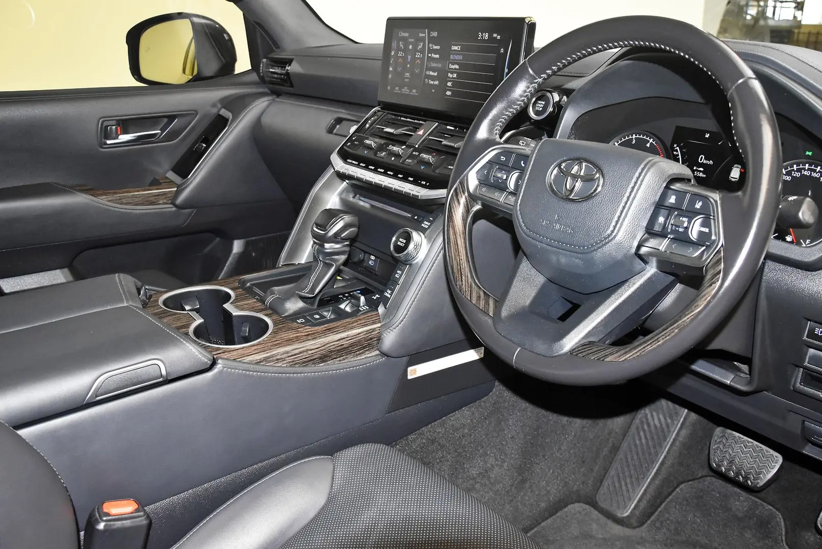 2022 Toyota Landcruiser Gallery Image 7