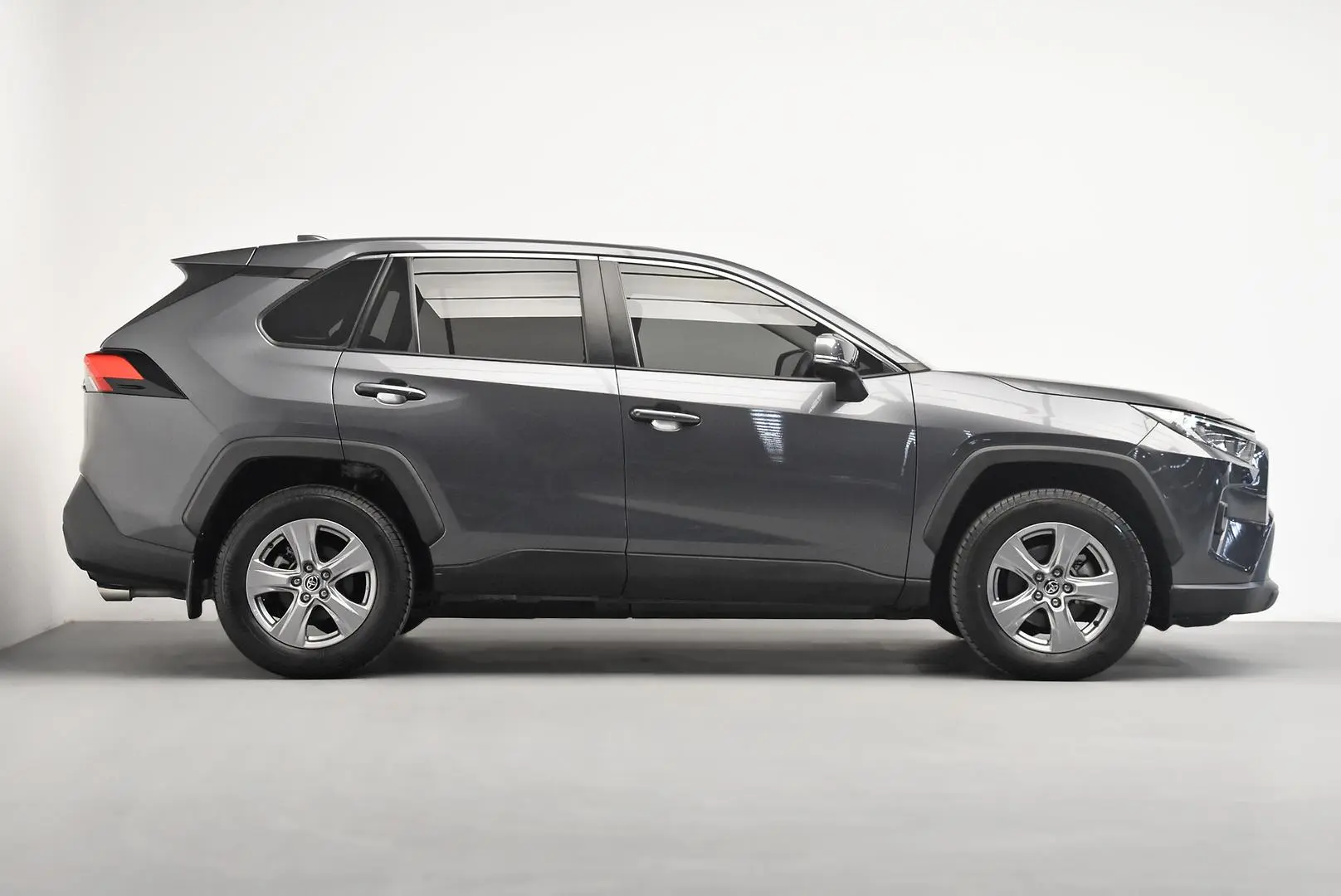 2022 Toyota RAV4 Gallery Image 3