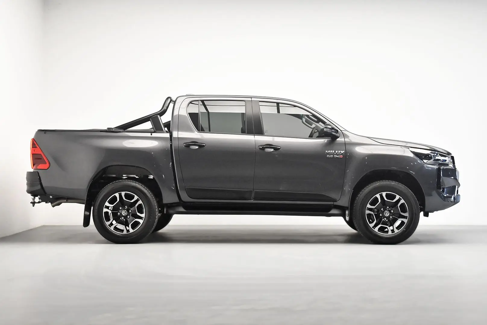 2025 Toyota Hilux Gallery Image 3