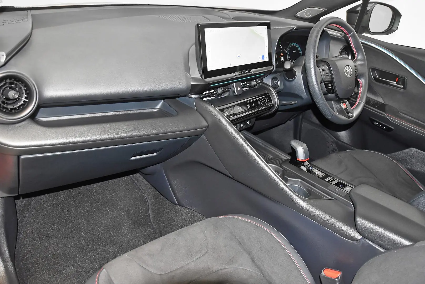2023 Toyota C-HR Gallery Image 17