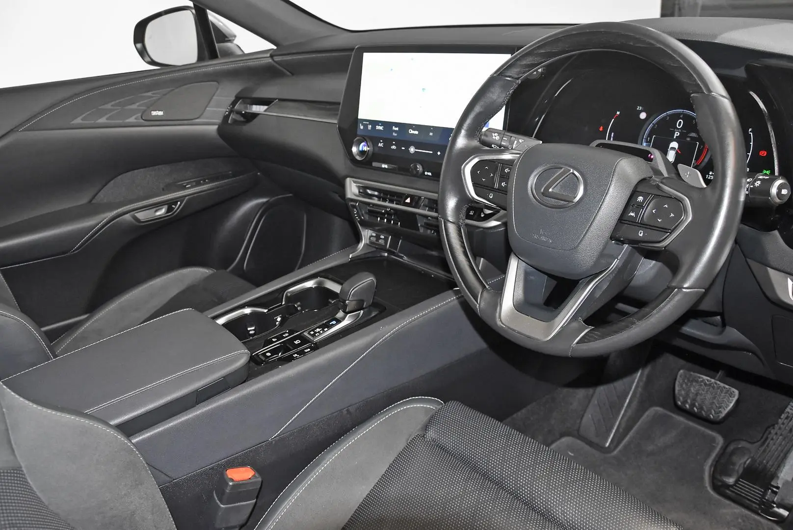 2023 Lexus RX Gallery Image 9