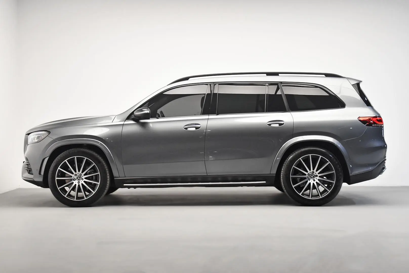 2023 Mercedes-Benz GLS-Class Gallery Image 4