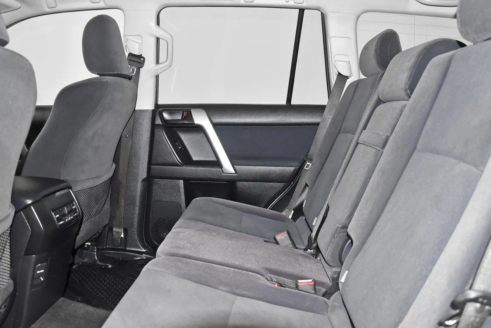 2020 Toyota Landcruiser Prado Gallery Image 17