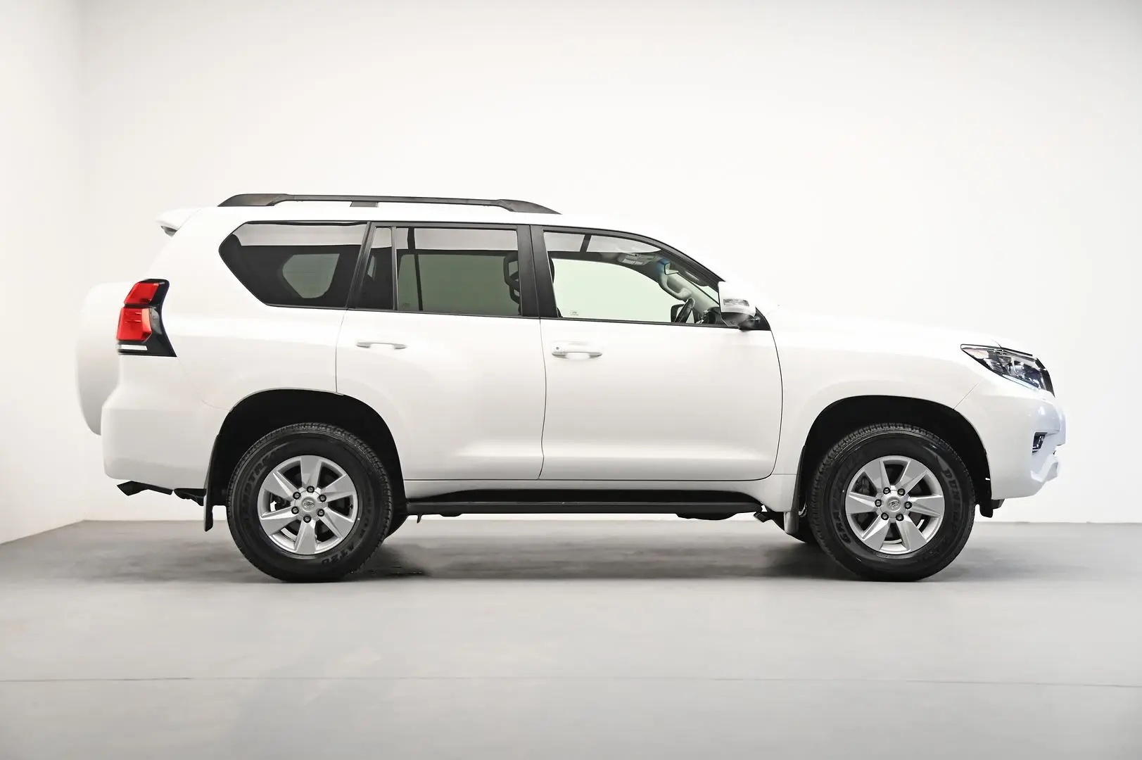 2021 Toyota Landcruiser Prado Gallery Image 3