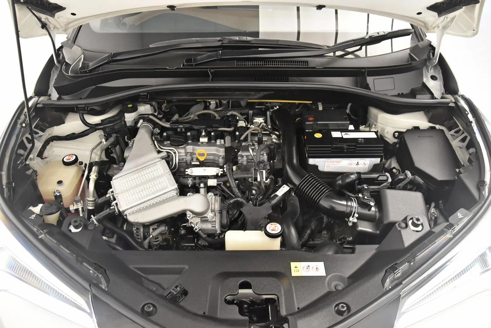 2018 Toyota C-HR Gallery Image 22