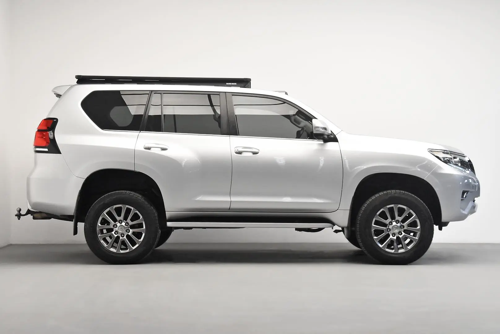 2019 Toyota Landcruiser Prado Gallery Image 3