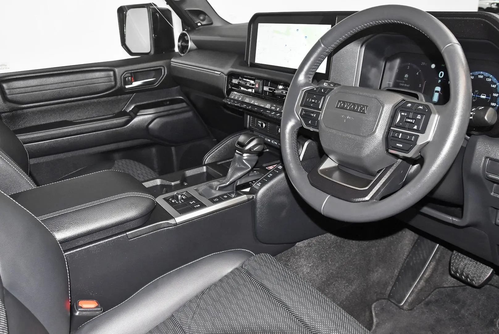 2024 Toyota Landcruiser Prado Gallery Image 9