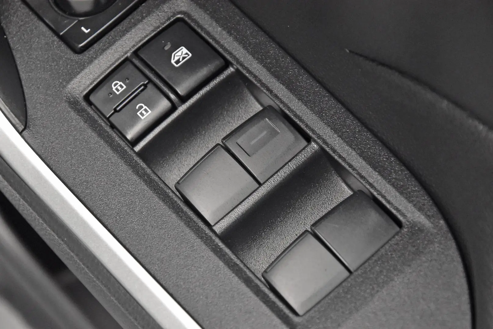 2024 Toyota RAV4 Gallery Image 9