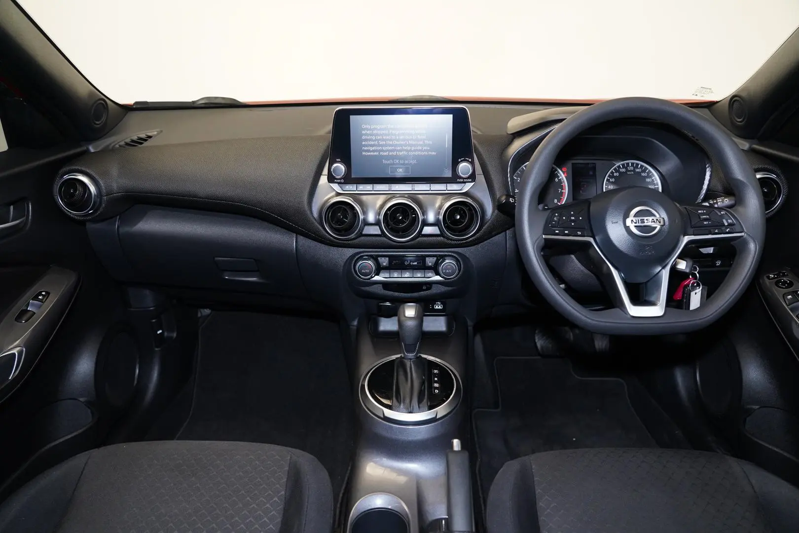 2020 Nissan JUKE Gallery Image 10