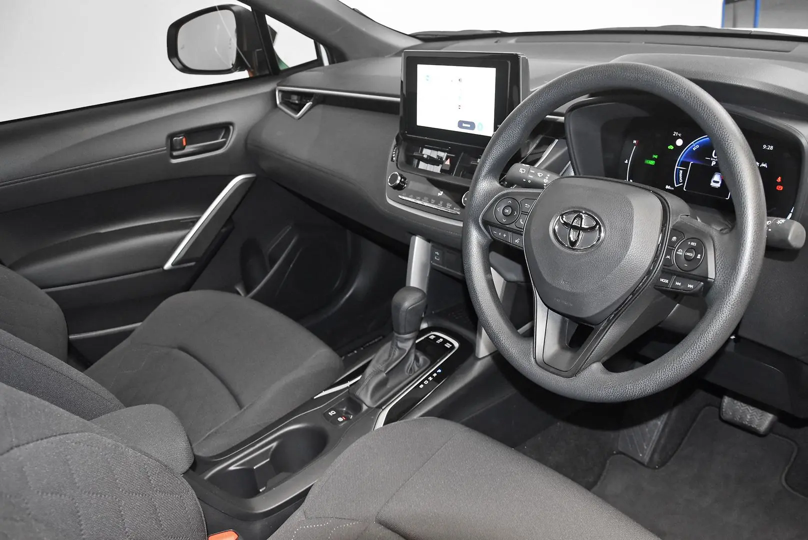 2025 Toyota Corolla Cross Gallery Image 9