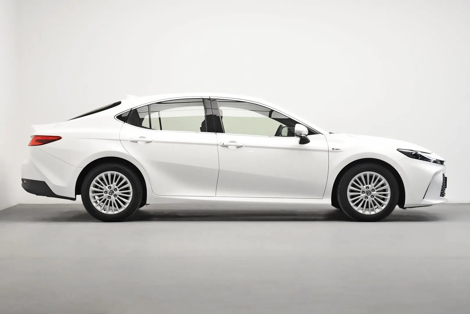 2024 Toyota Camry Gallery Image 3