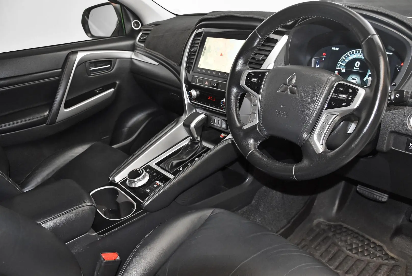 2022 Mitsubishi Pajero Sport Gallery Image 8
