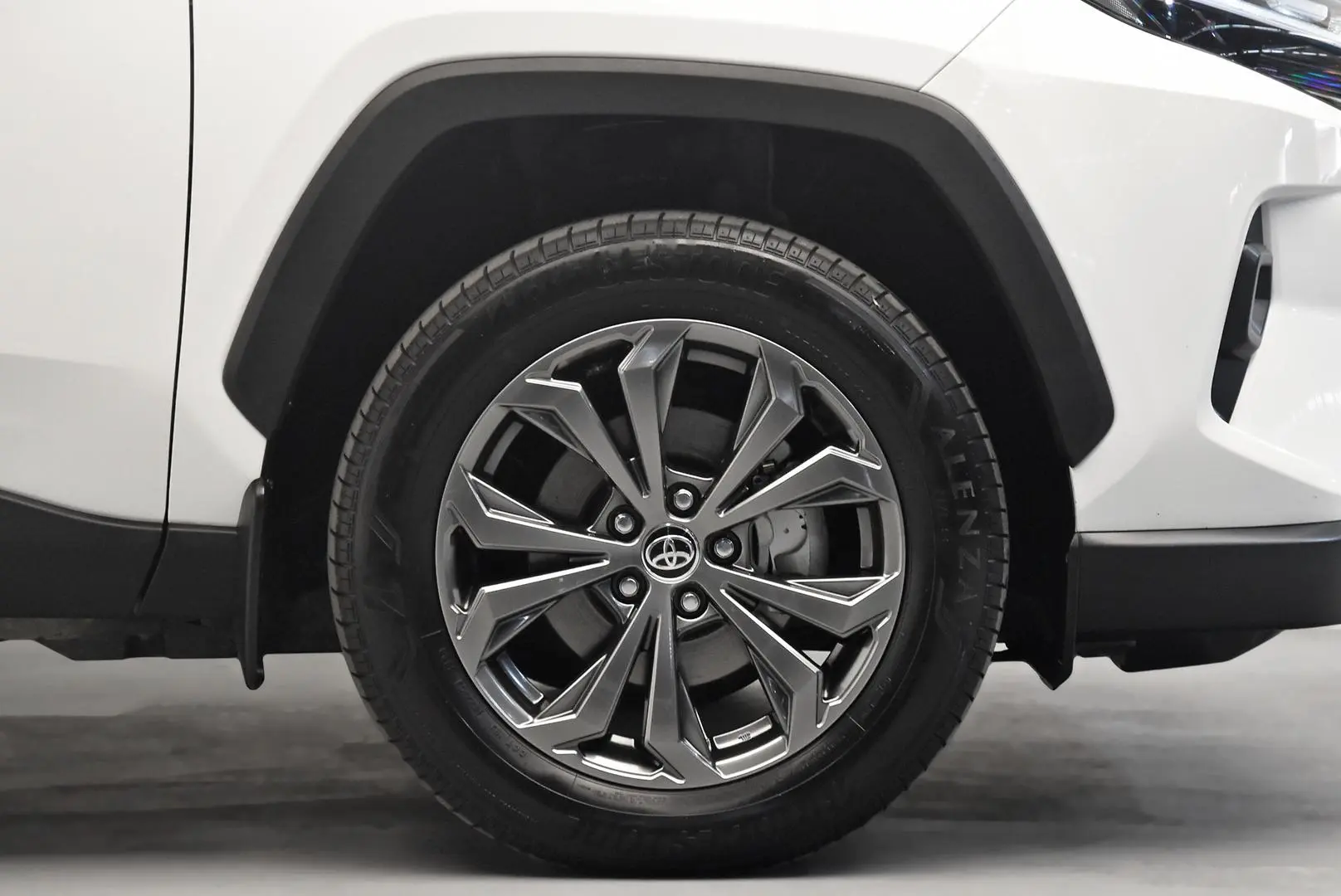 2025 Toyota RAV4 Gallery Image 23