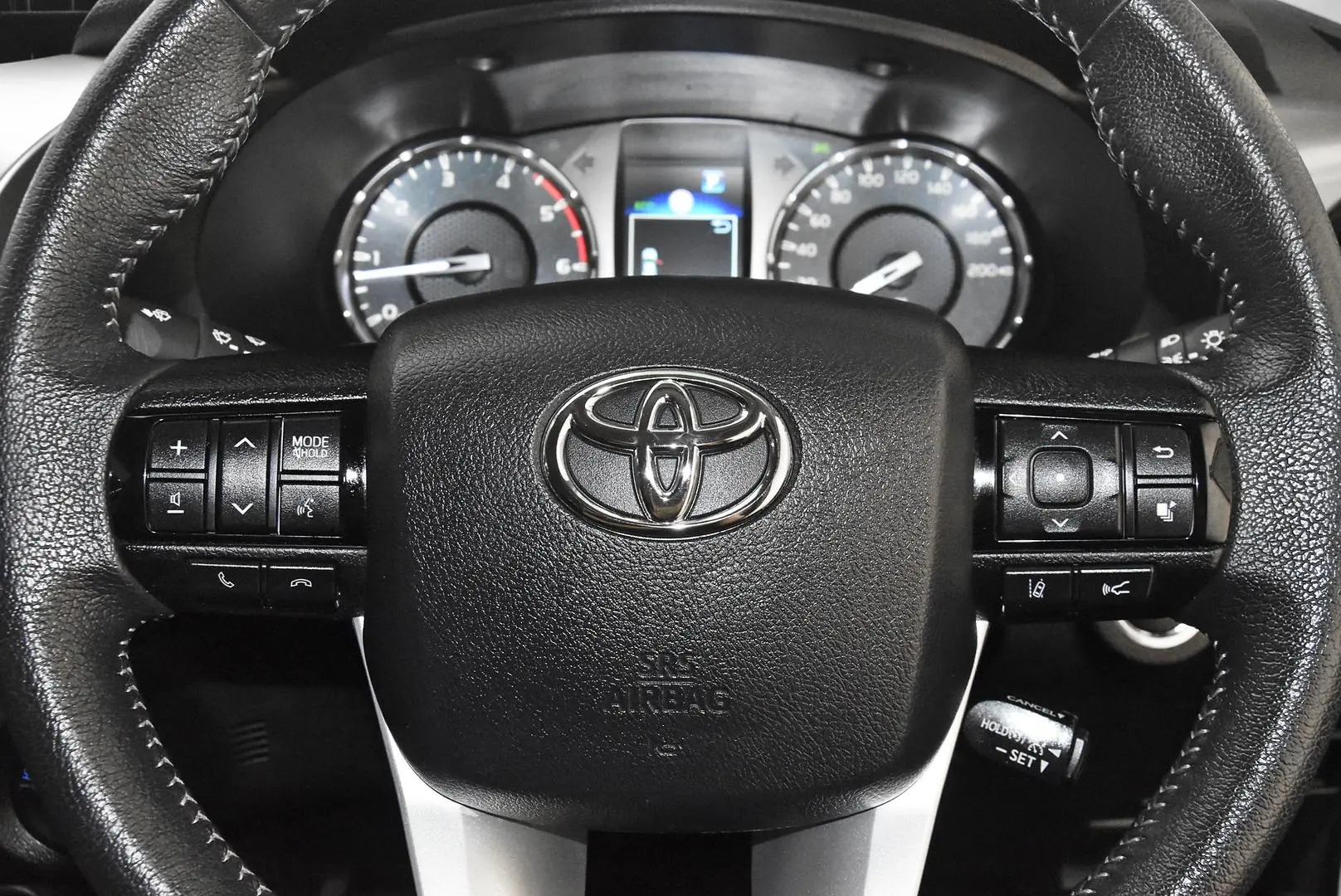 2024 Toyota Hilux Gallery Image 16