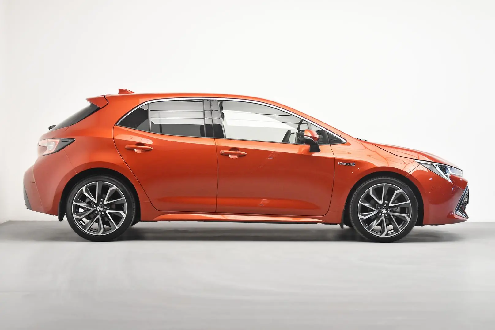 2018 Toyota Corolla Gallery Image 3