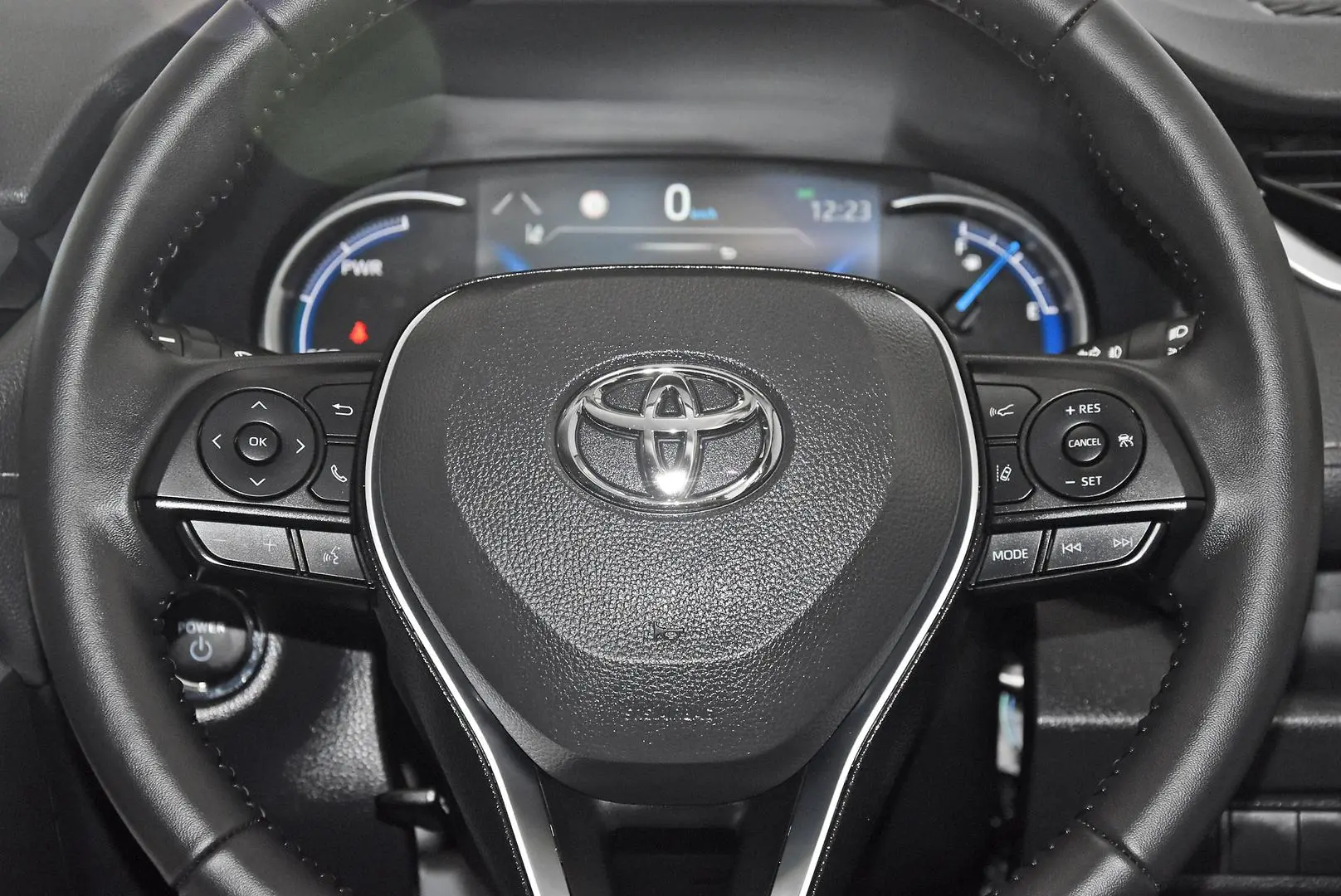 2025 Toyota RAV4 Gallery Image 16