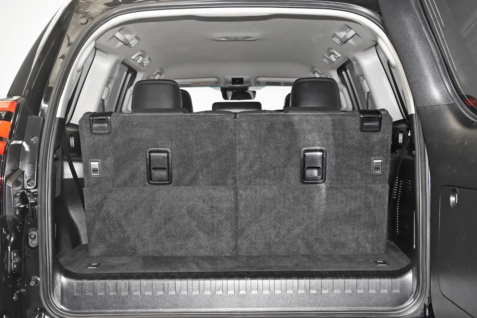 2019 Toyota Landcruiser Prado Gallery Image 20