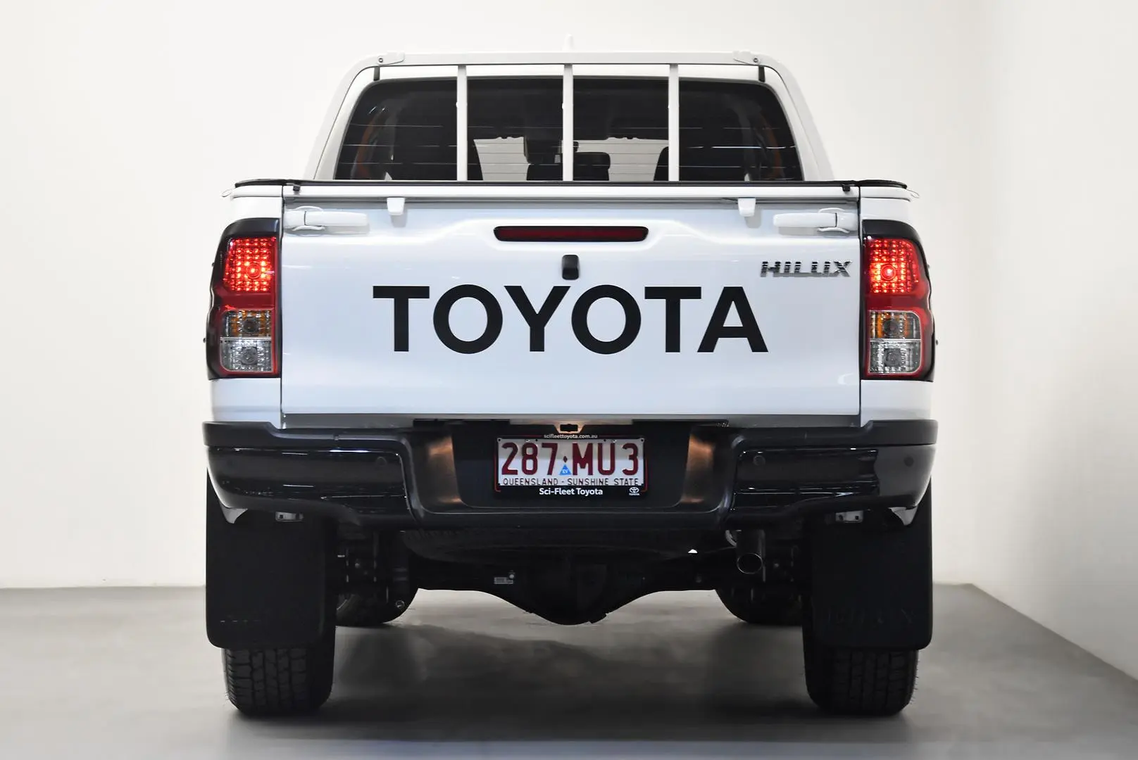 2025 Toyota Hilux Gallery Image 6