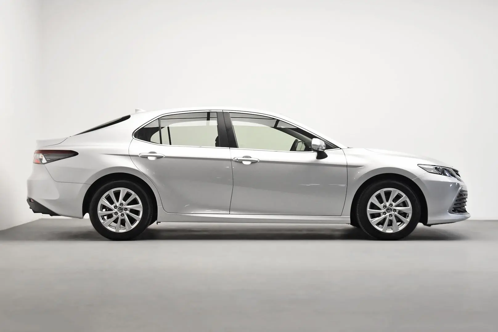 2024 Toyota Camry Gallery Image 3
