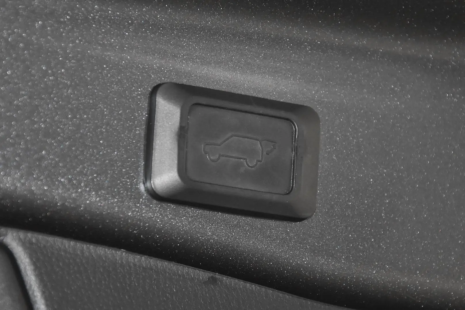 2022 Toyota RAV4 Gallery Image 17