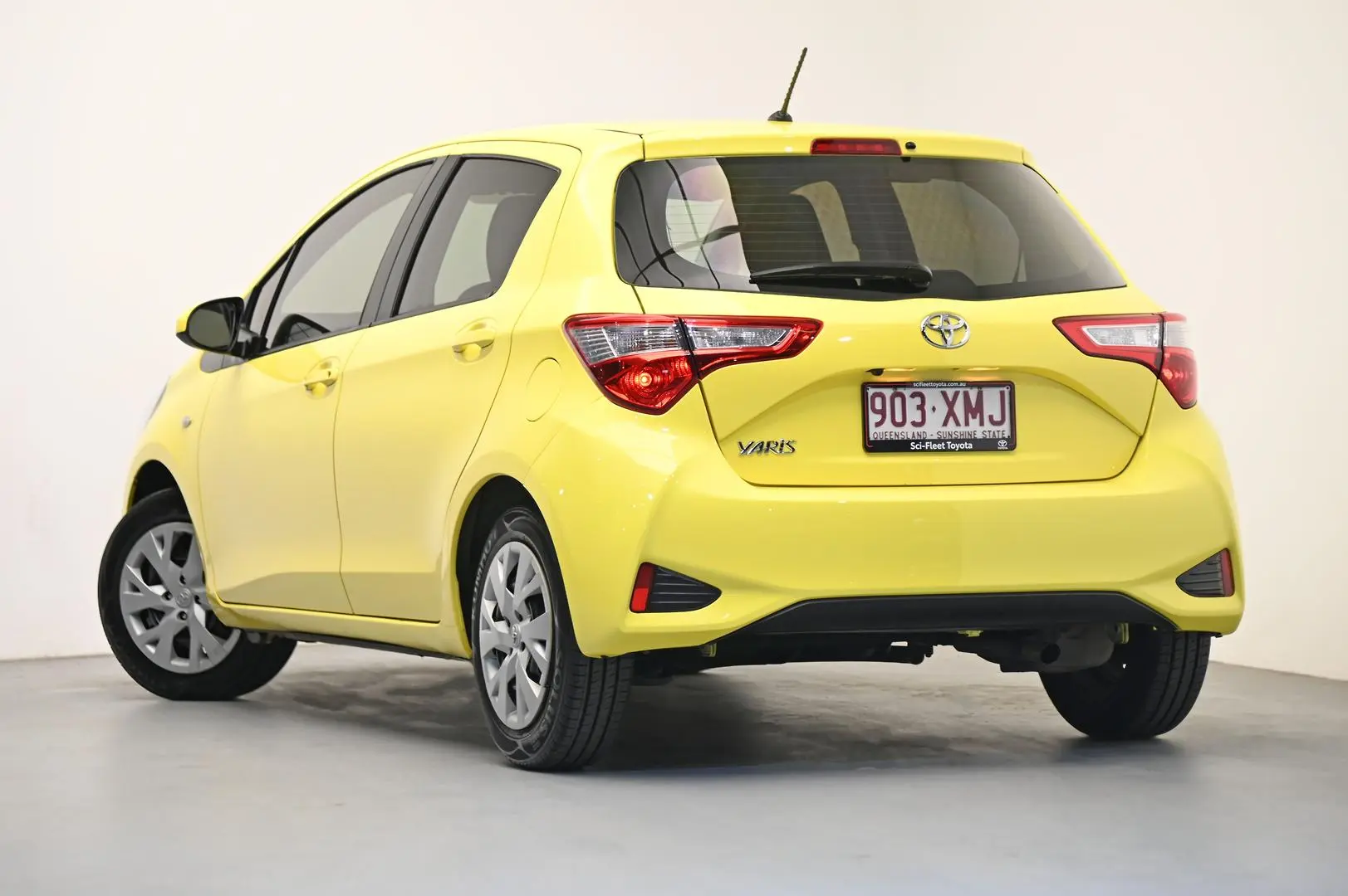 2017 Toyota Yaris Image 5