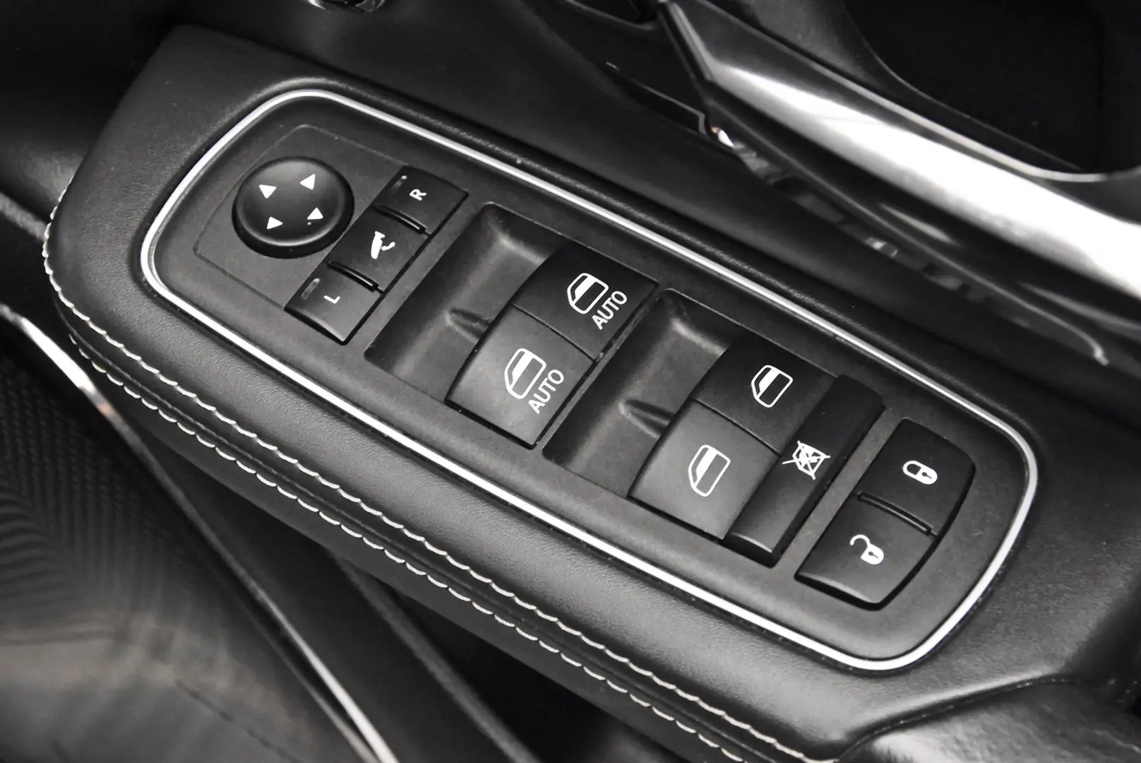 2024 RAM 1500 Gallery Image 11