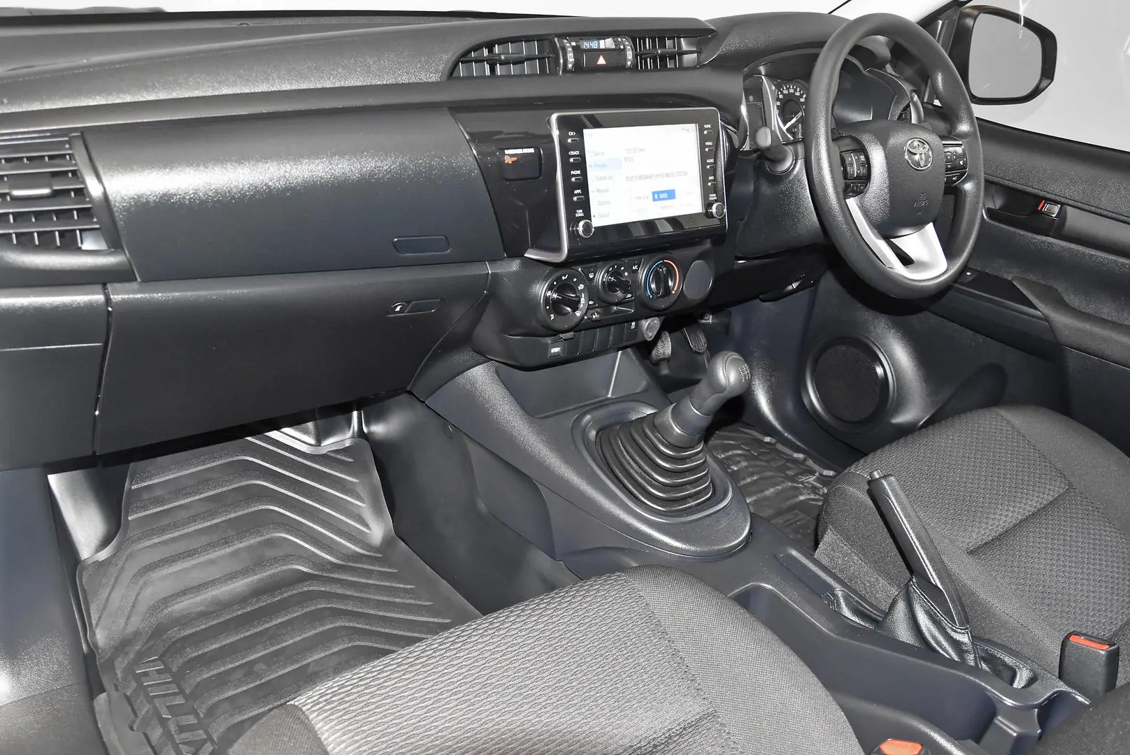 2024 Toyota Hilux Gallery Image 15