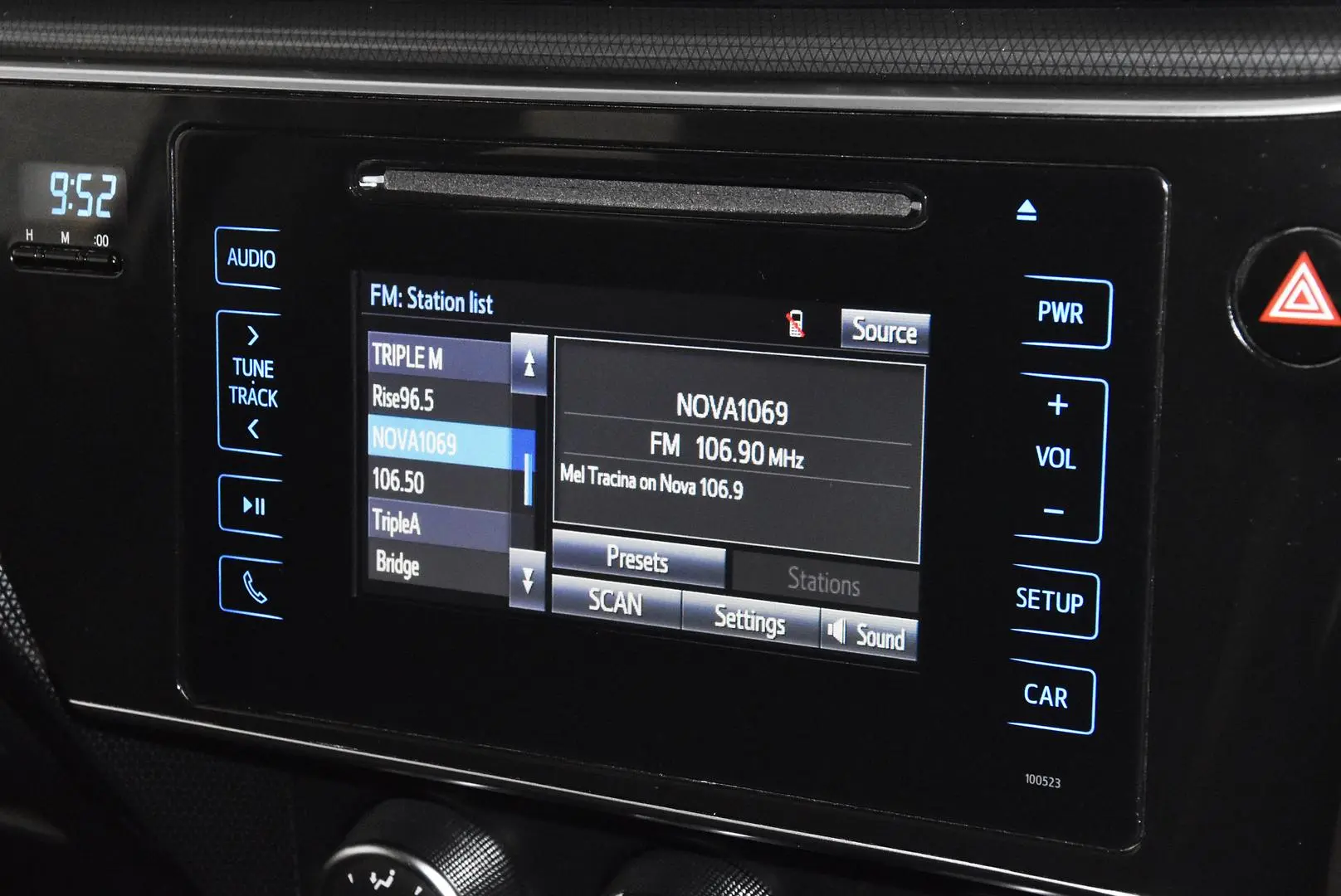 2015 Toyota Corolla Gallery Image 11