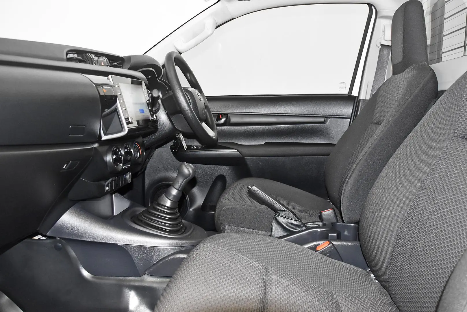 2024 Toyota Hilux Gallery Image 16