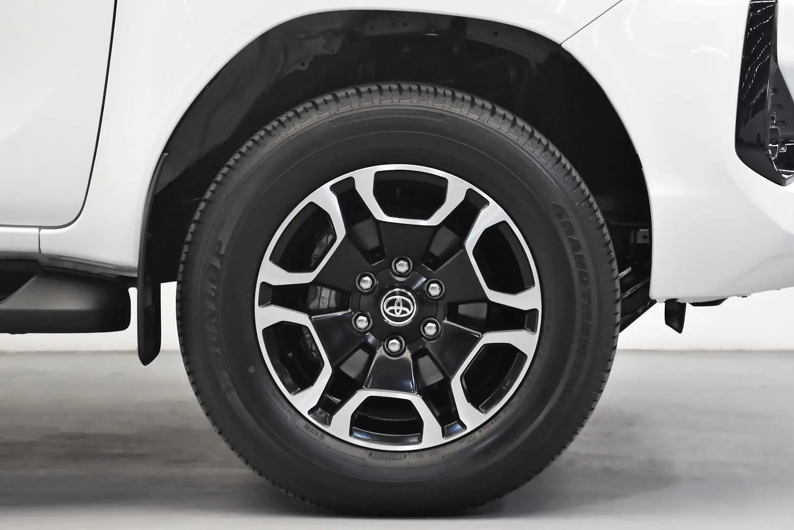 2025 Toyota Hilux Gallery Image 22