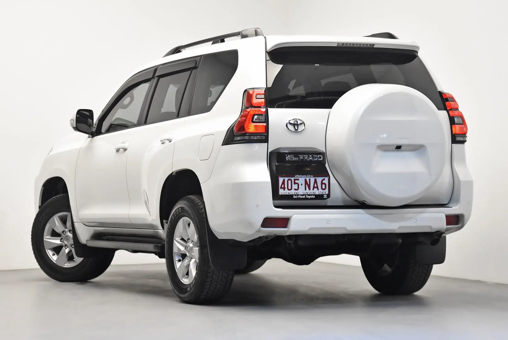 2022 Toyota Landcruiser Prado Gallery Image 5