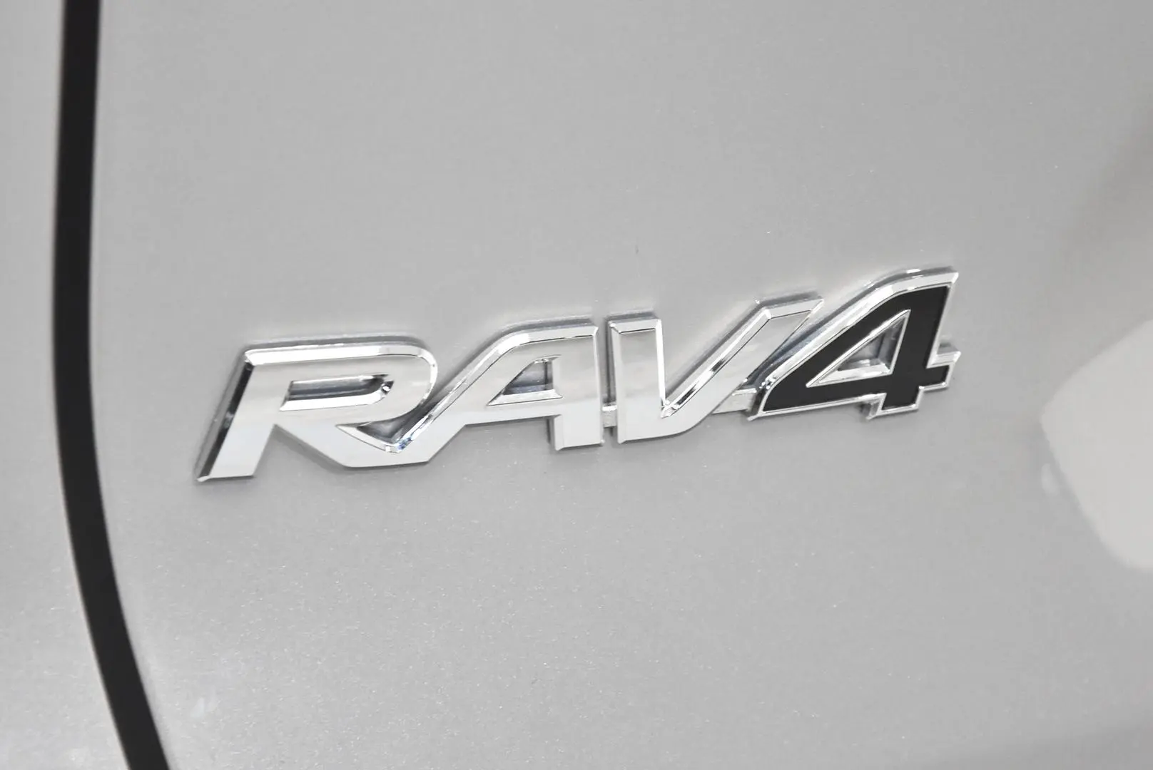 2025 Toyota RAV4 Gallery Image 7
