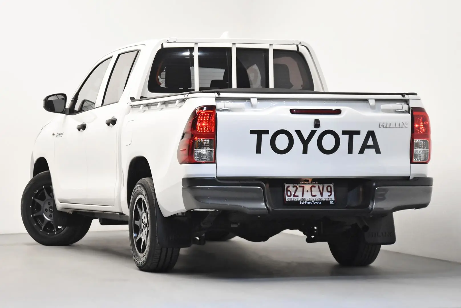2021 Toyota Hilux Gallery Image 5