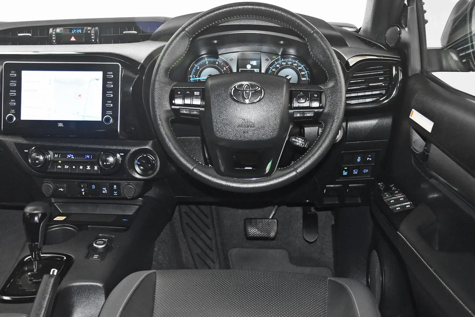2024 Toyota Hilux Gallery Image 15