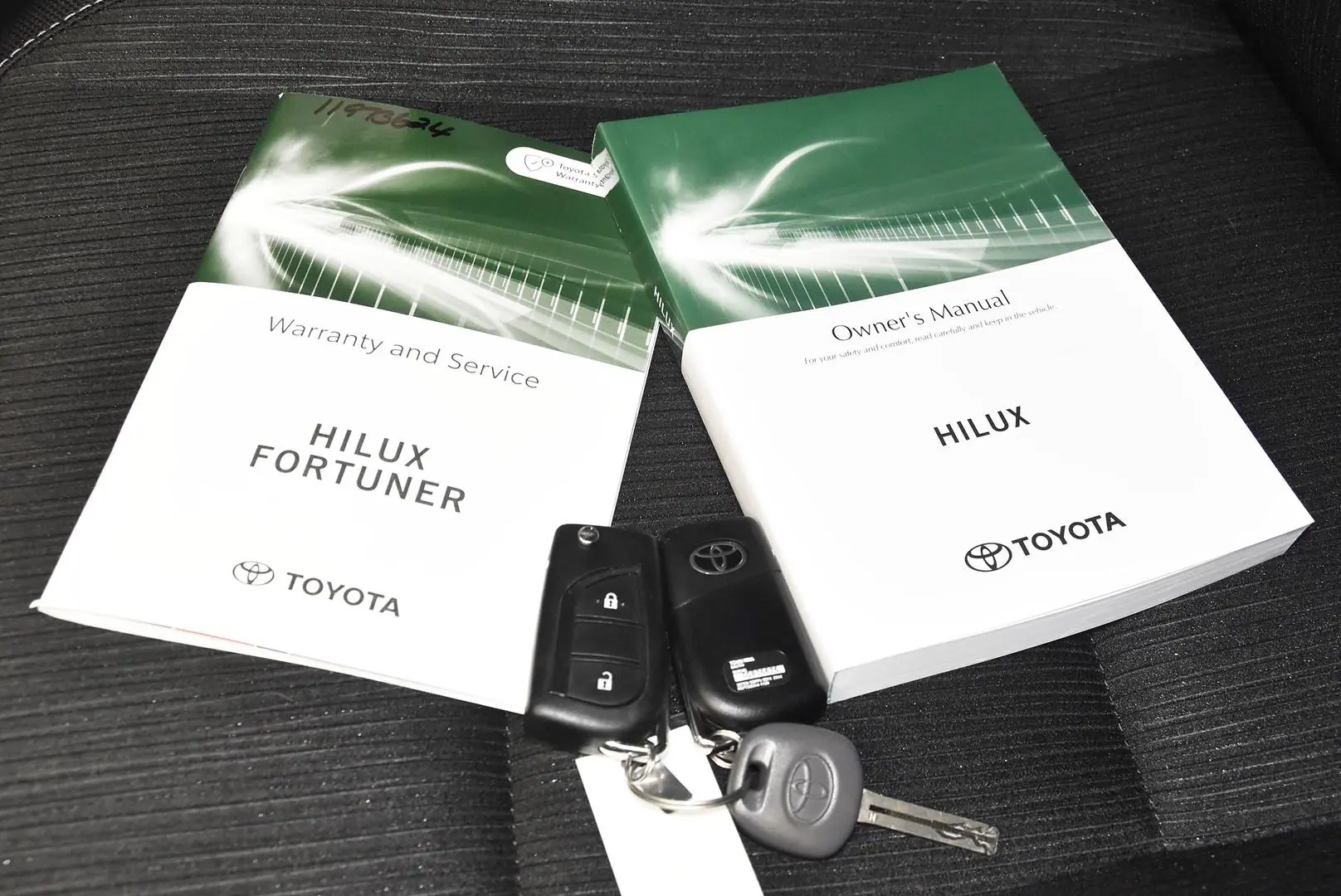 2025 Toyota Hilux Gallery Image 19