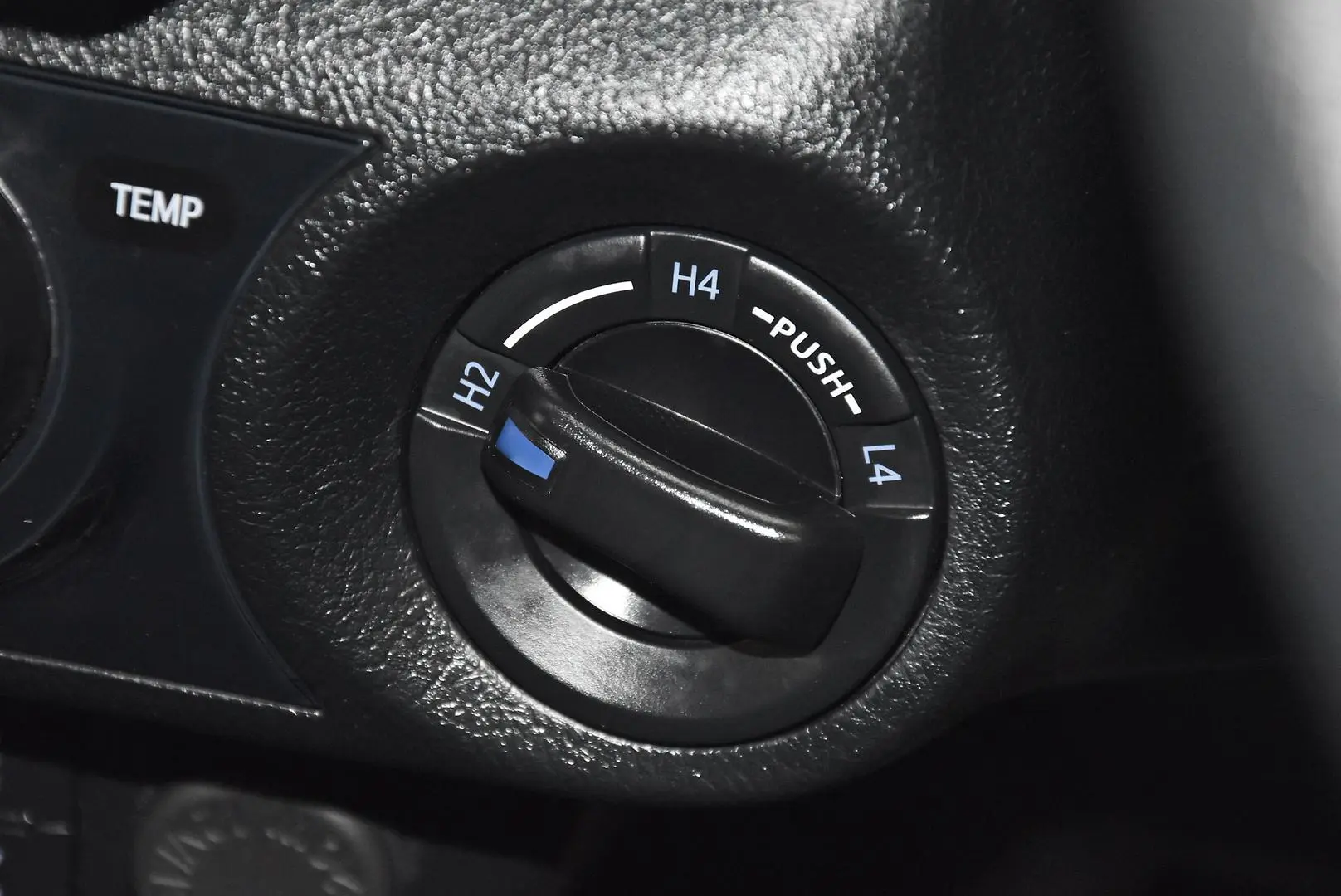 2025 Toyota Hilux Gallery Image 14