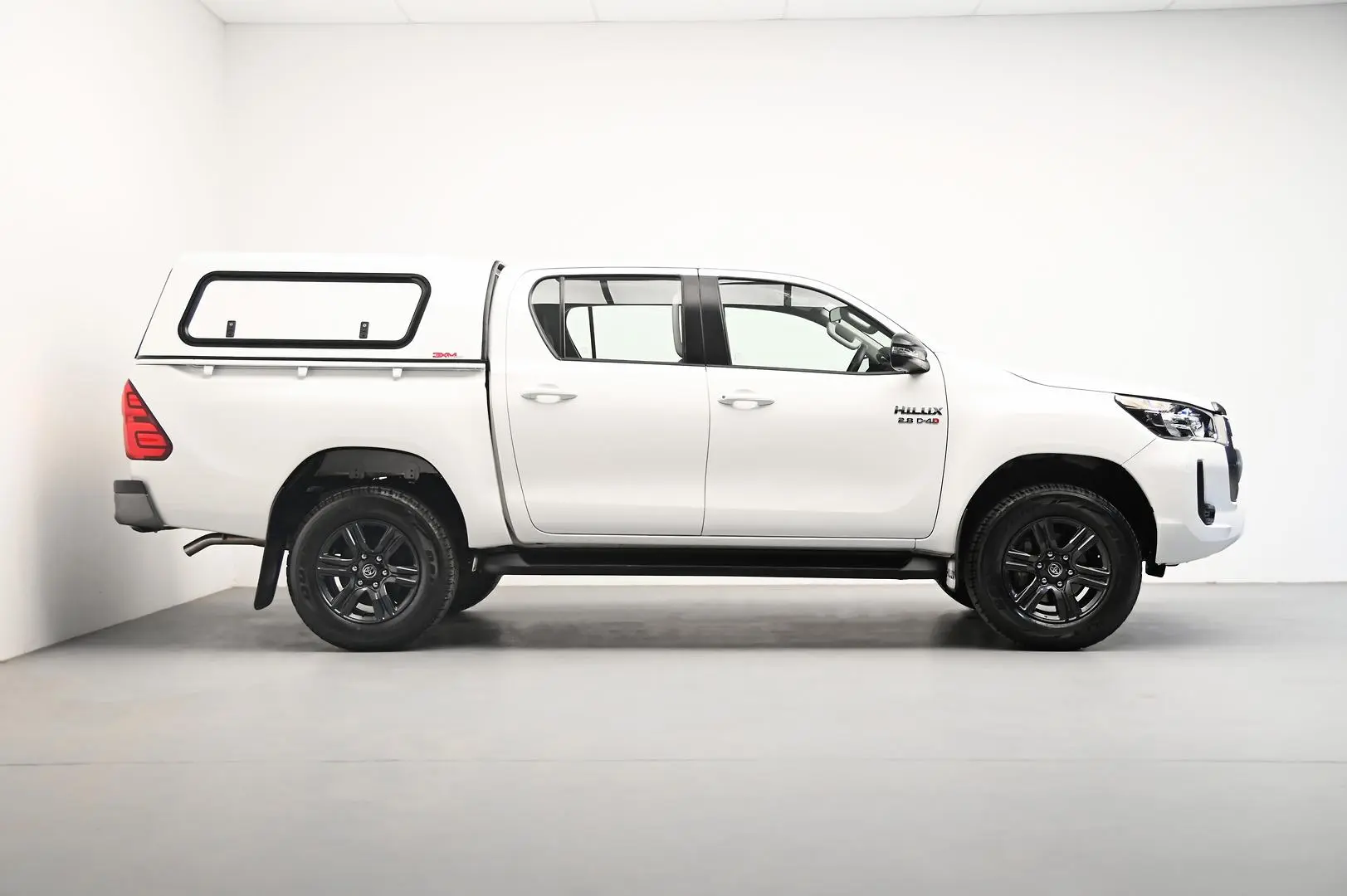 2023 Toyota Hilux Gallery Image 3