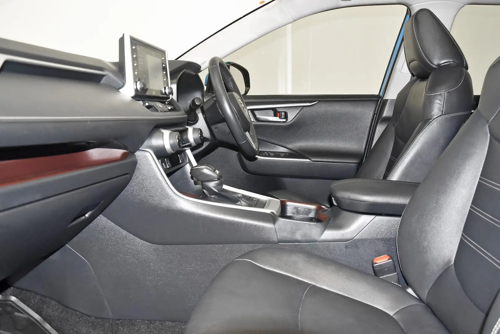 2019 Toyota RAV4 Gallery Image 18