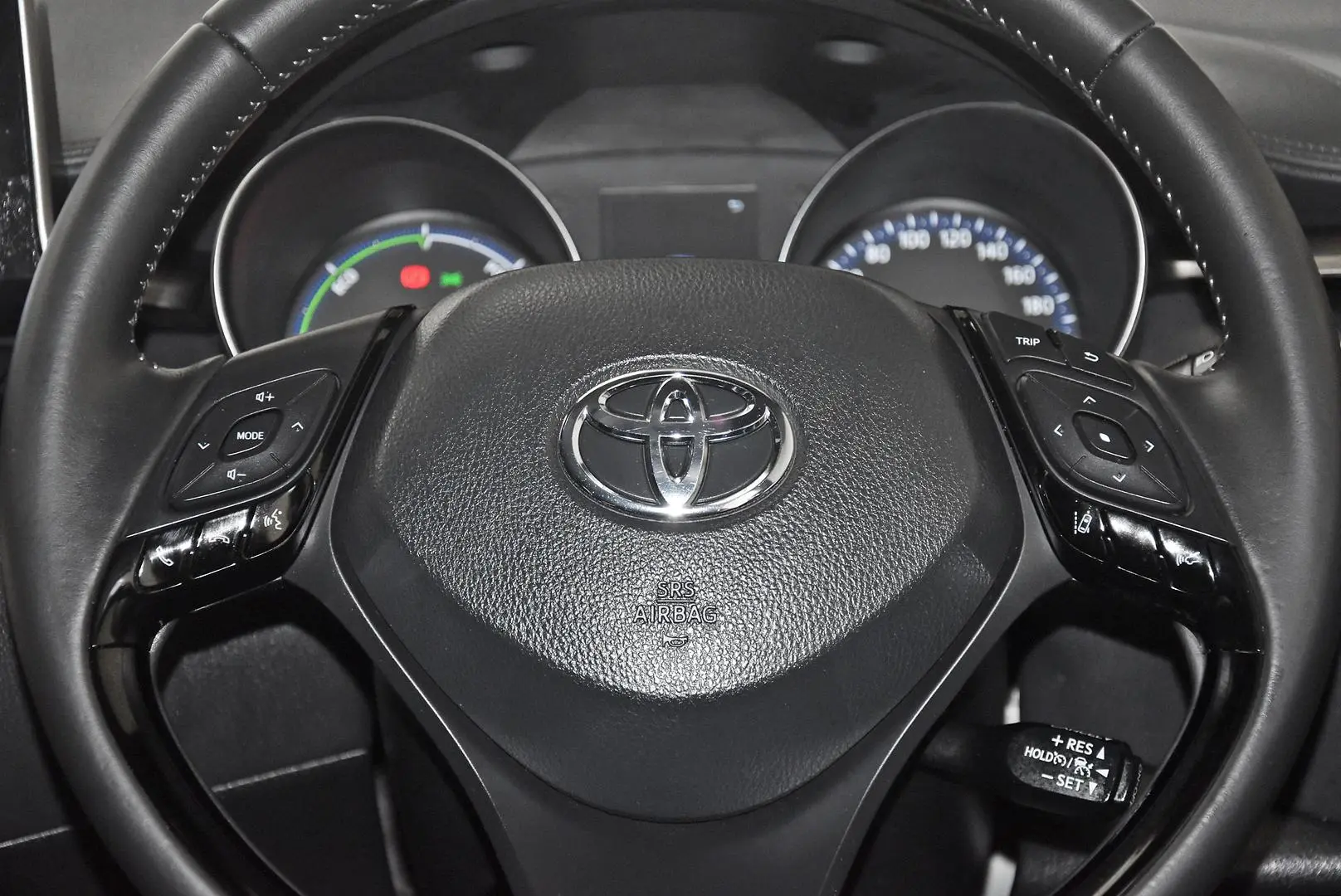 2021 Toyota C-HR Gallery Image 16