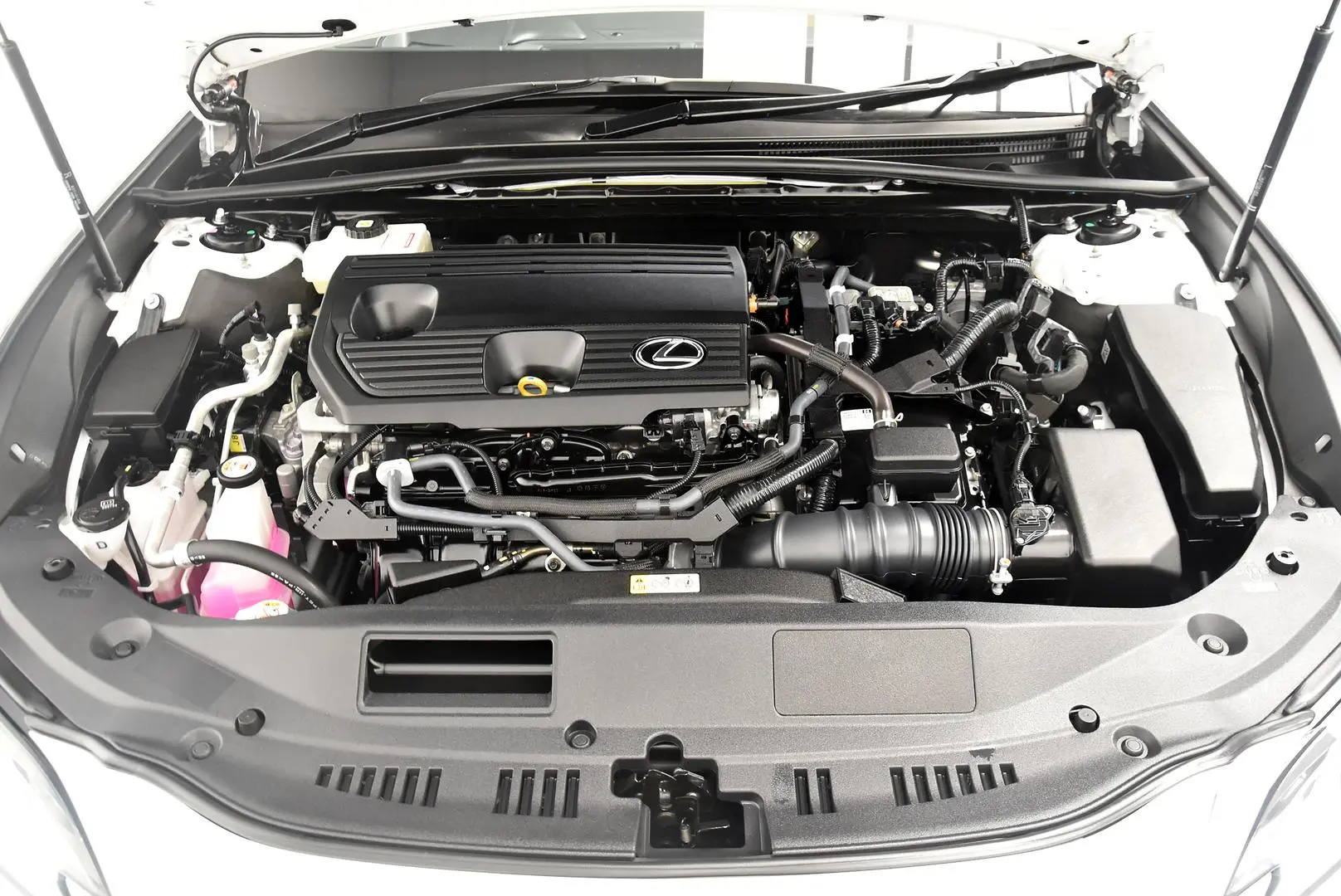 2022 Lexus ES Gallery Image 22